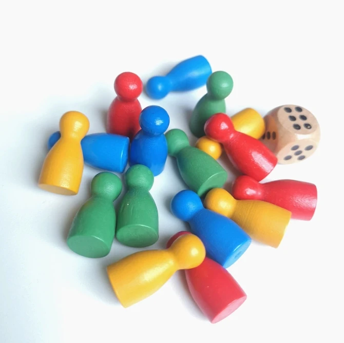 100 Pcs Colorful Wooden Chess  - Board Game Illustration recension och pris